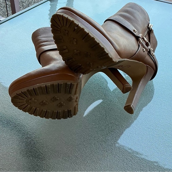 Gianni Bini Brown Leather Ankle Booties High Heel Zip Boots  Woman’s Size 8 - Picture 7 of 7